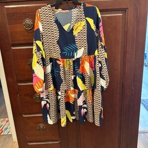Women's Small Boutique Style Dress Multi Color Long Sleves